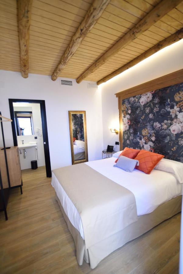 Hostal Rural Santa Habitaciones Aldea DEl Rocío Dış mekan fotoğraf